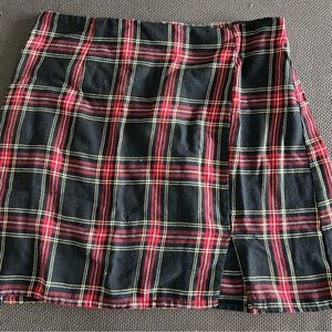 Short Plaid skirt